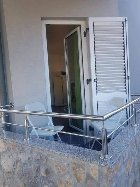 Sabljak Kornić المظهر الخارجي الصورة